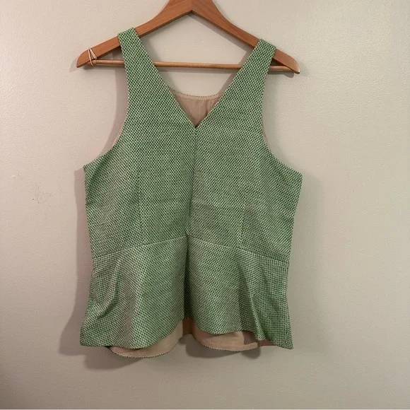 Banana Republic Textured Green Sleeveless Blouse - Picture 2 of 5